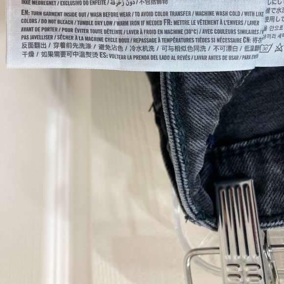 Hollister Black Ultra High Rise Mom Jeans 29 Distressed High Waisted Frayed Hem - Picture 10 of 12